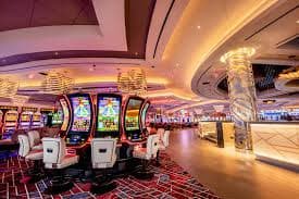 Live dealer table games streamed in real time on bingoplay